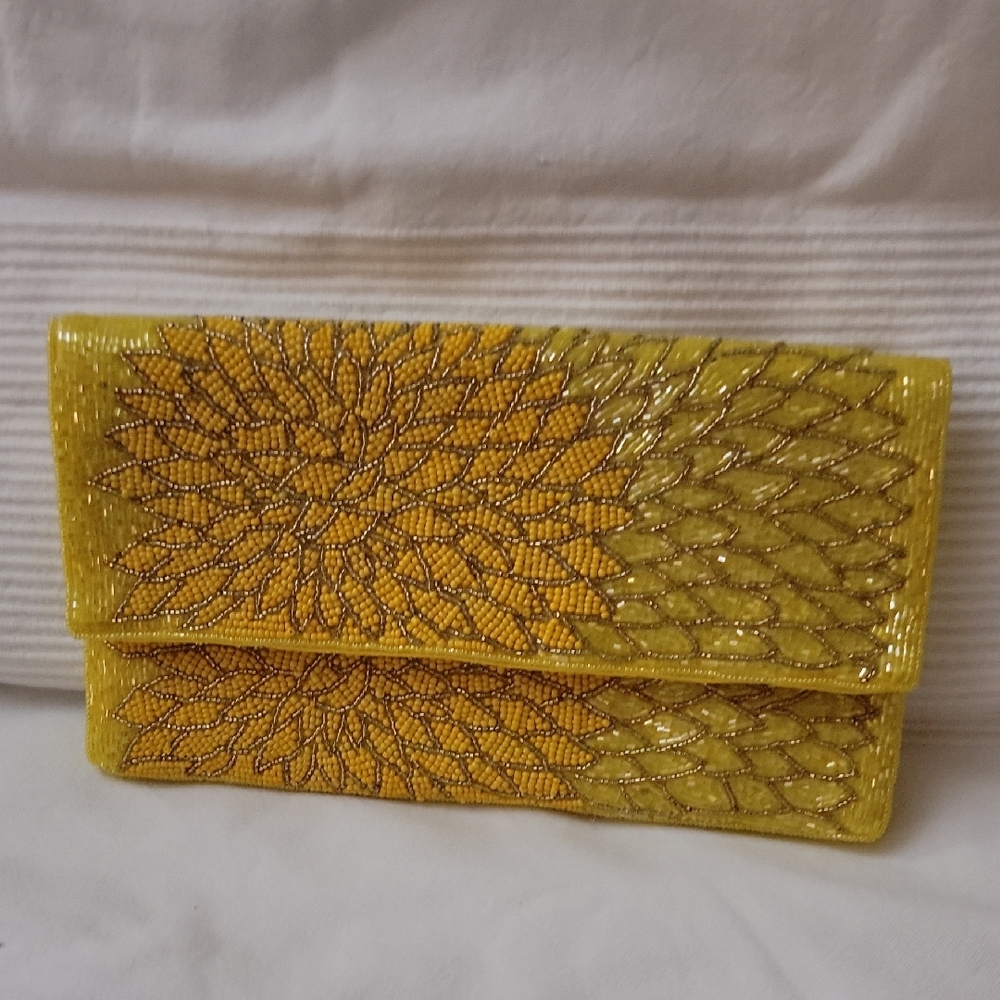 Lulus‎ Garden Of Glam Light Yellow Velvet Floral Sequin Clutch